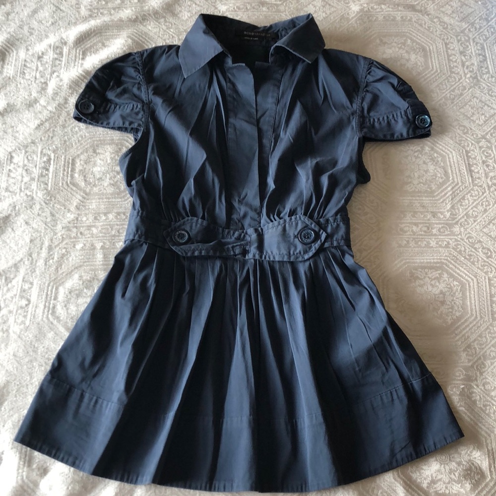 BCBGMAXAZRIA fitted blouse with cap sleeves